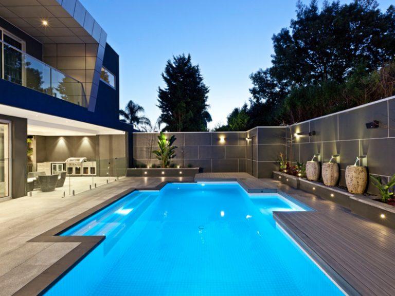 swimming pool contractors in dubai