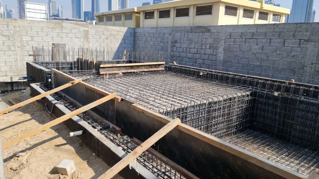 Construction of New Infinity Swimming Pool in Jumeirah