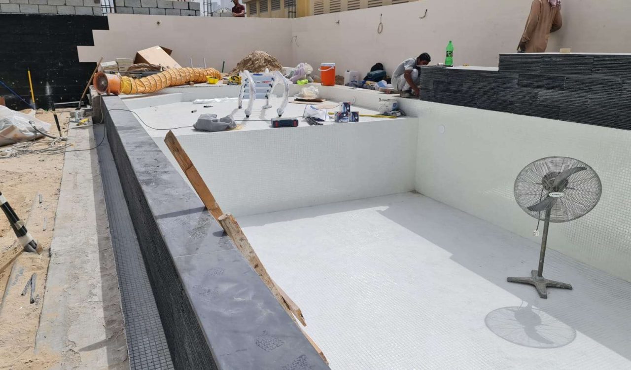 Villa Infinity Pool Design Construction at Jumeirah Dubai